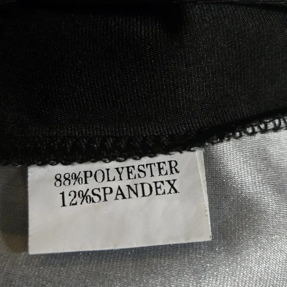 Hot Topic NWOT "Immortal Lovers" Skull Graphic black Tank Top szM - Picture 6 of 6